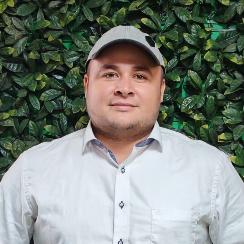 Pablo Valdez Headshot