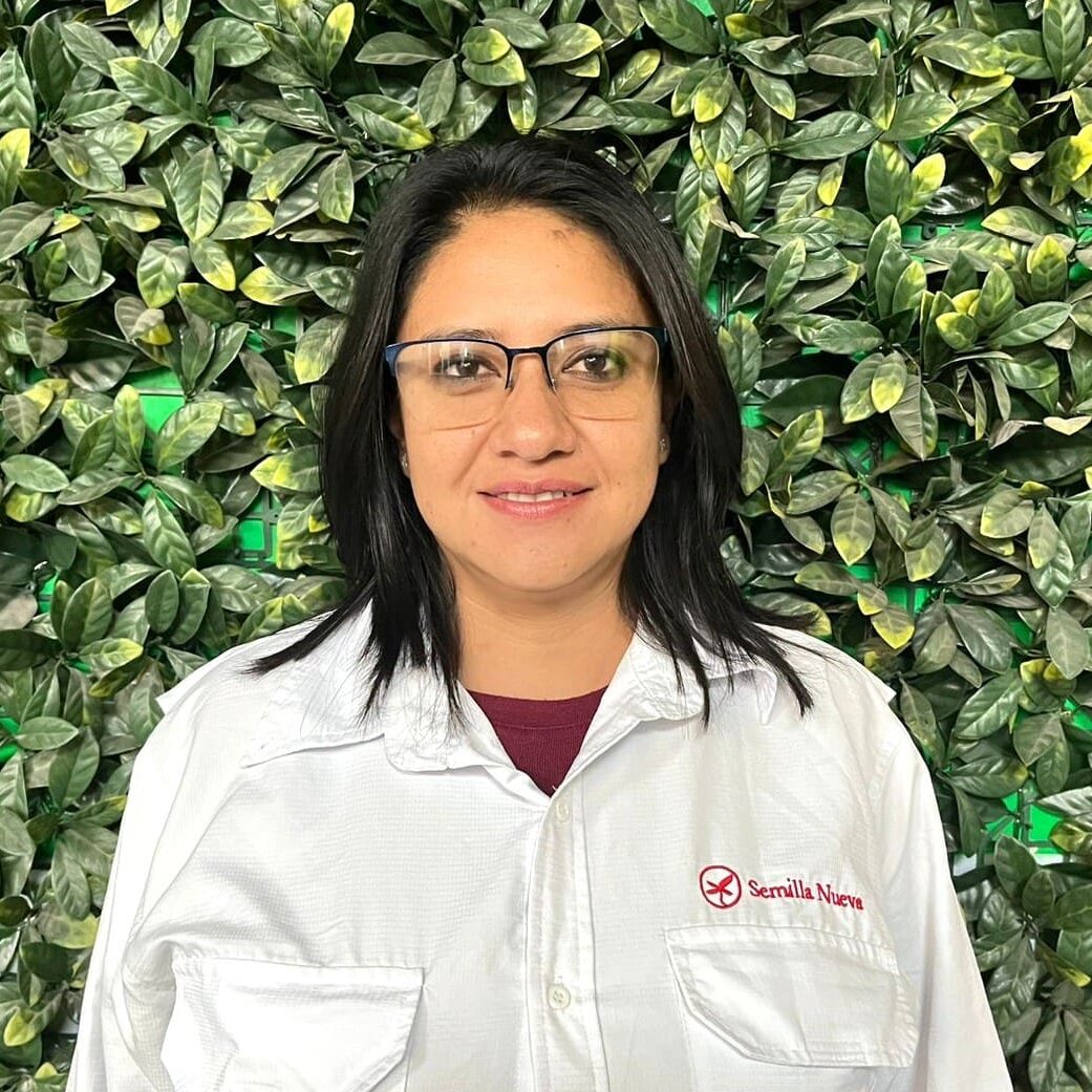 Silvia Velasquez Headshot